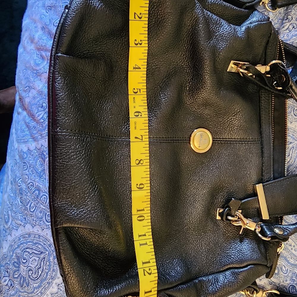 Handbags - Picture 3 of 11